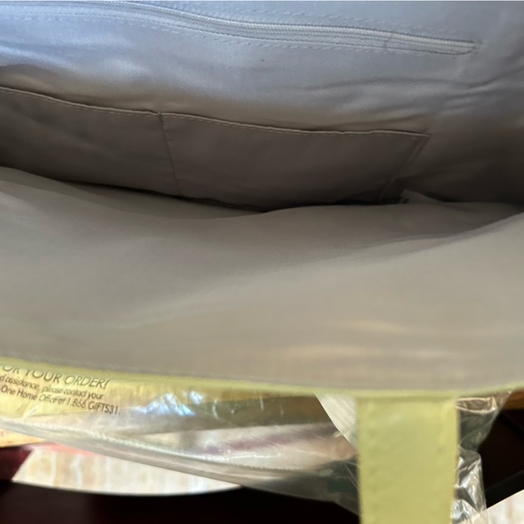 Thirty-one Modern Tote Bag - Picture 5 of 6